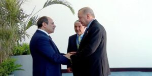 erdogan misirda sisi karsiladi CGeY9qlz.jpg